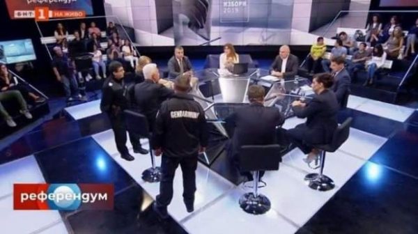  Деница Сидерова: Чешмеджиева, в 21 век сме! Всеки има право да каже какво мисли!