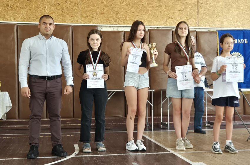  Наградиха победителите в 51-ото издание на Националната купа по шахмат „Морско конче“