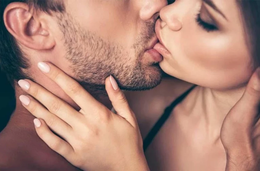  5 неща, които подлудяват мъжа при целуване