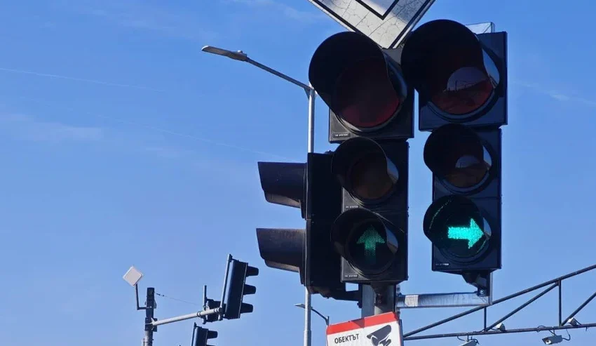  Слагат секция за десен завой за общо седем светофарни уредби във Варна